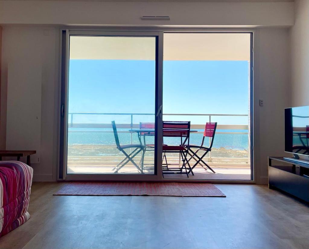 Large Studio Direct Access To The Beach Порнише Екстериор снимка