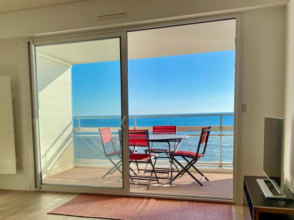 Large Studio Direct Access To The Beach Порнише Екстериор снимка