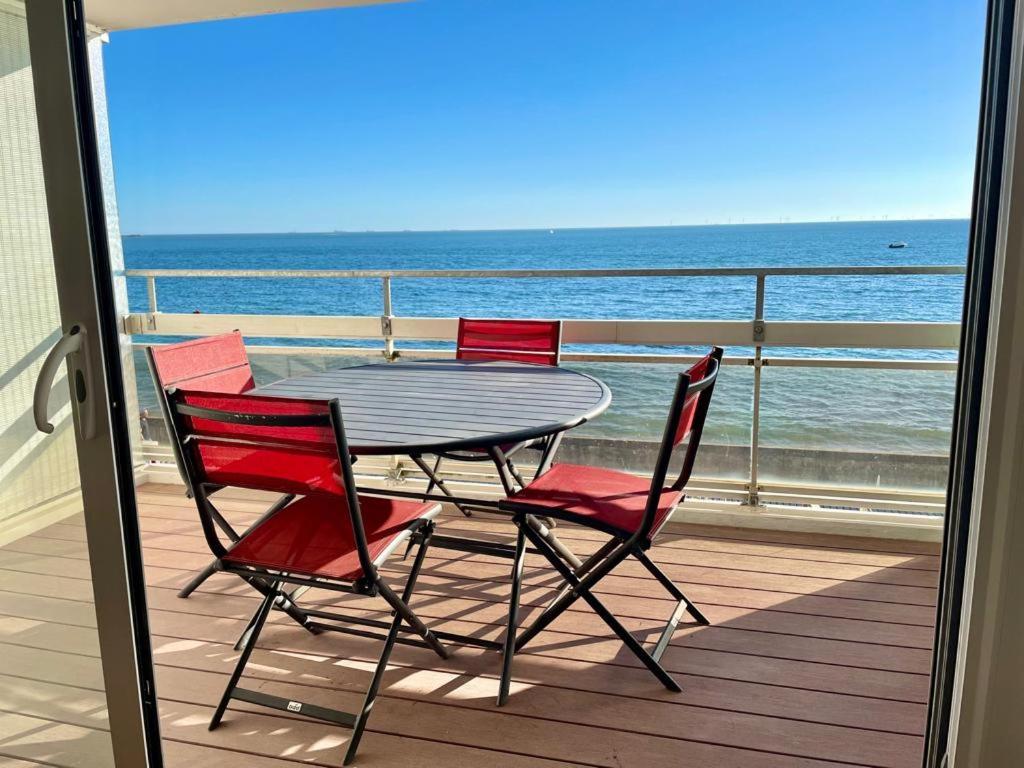 Large Studio Direct Access To The Beach Порнише Екстериор снимка